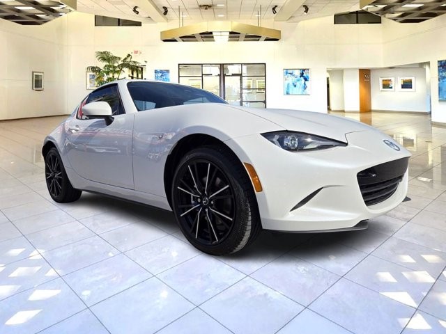 2025 Mazda MX-5 Miata RF Grand Touring Grand Touring Auto Premium Unleaded I-4 2.0 L/122 [0]