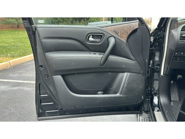 2024 INFINITI QX80 PREMIUM SELECT PREMIUM SELECT AWD Premium Unleaded V-8 5.6 L/339 [14]