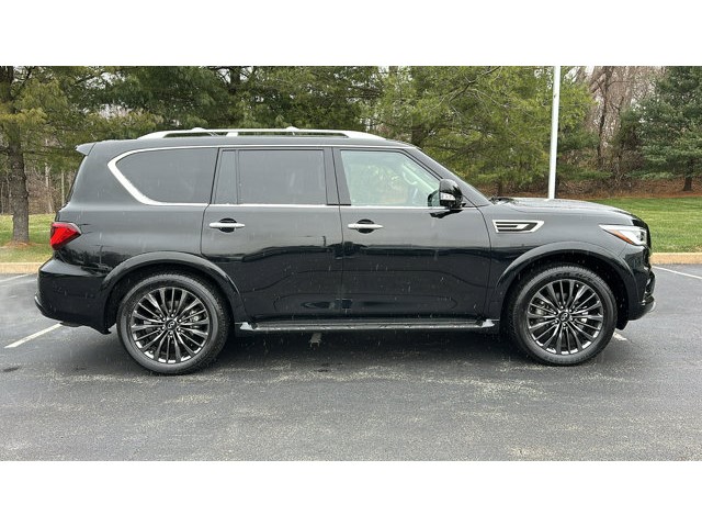 2024 INFINITI QX80 PREMIUM SELECT PREMIUM SELECT AWD Premium Unleaded V-8 5.6 L/339 [29]