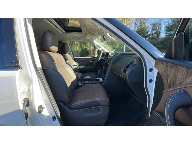2024 INFINITI QX80 PREMIUM SELECT PREMIUM SELECT AWD Premium Unleaded V-8 5.6 L/339 [23]