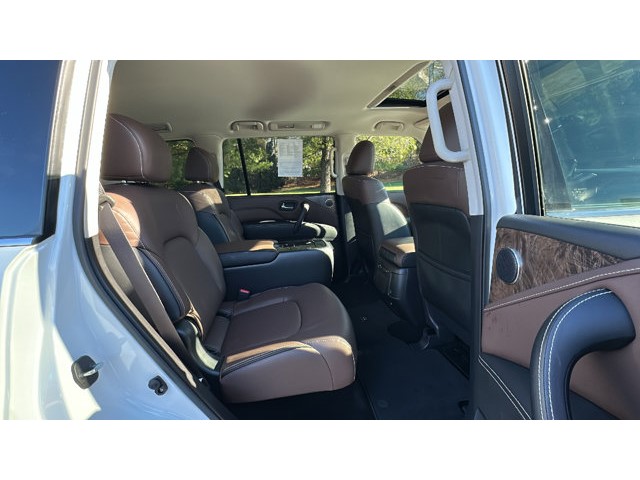 2024 INFINITI QX80 PREMIUM SELECT PREMIUM SELECT AWD Premium Unleaded V-8 5.6 L/339 [24]