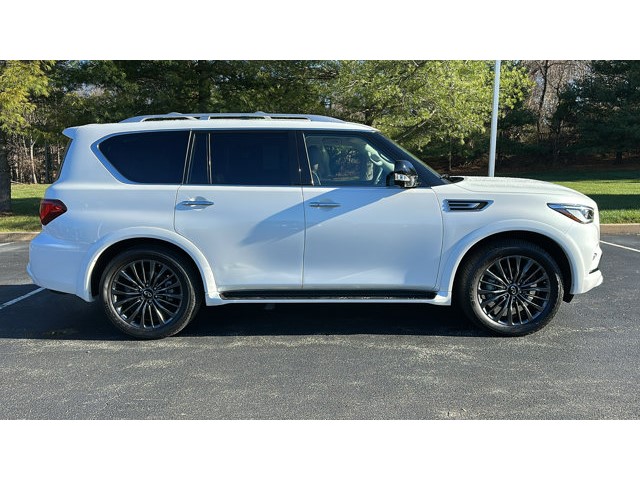 2024 INFINITI QX80 PREMIUM SELECT PREMIUM SELECT AWD Premium Unleaded V-8 5.6 L/339 [27]