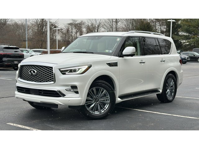 2022 INFINITI QX80's photo