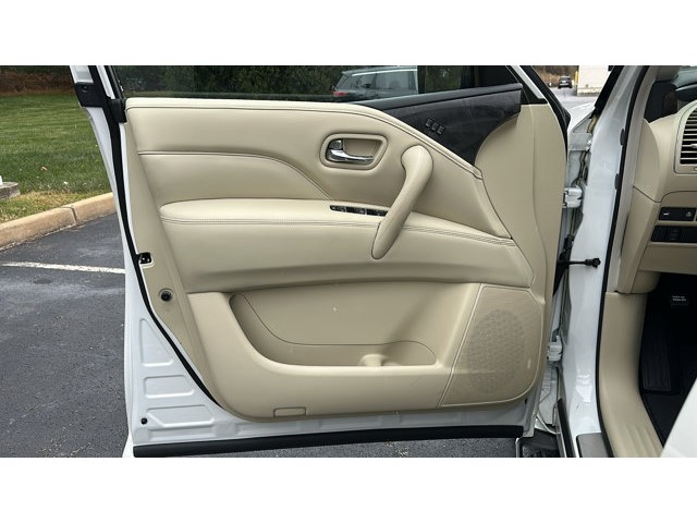 2022 INFINITI QX80 LUXE LUXE AWD Premium Unleaded V-8 5.6 L/339 [14]