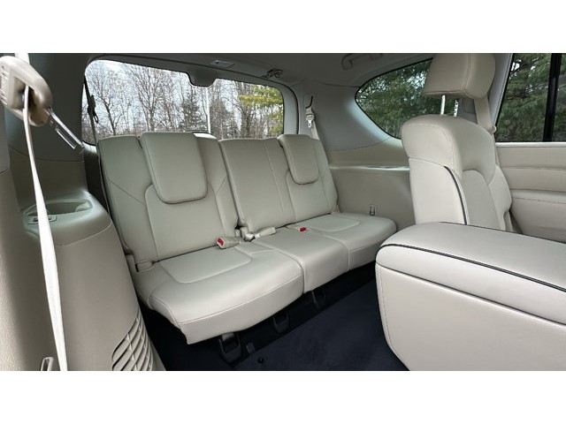 2022 INFINITI QX80 LUXE LUXE AWD Premium Unleaded V-8 5.6 L/339 [26]