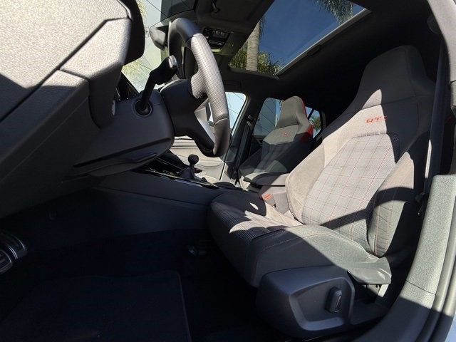 2023 Volkswagen Golf GTI SE 2.0T SE Manual Intercooled Turbo Regular Unleaded I-4 2.0 L/121 [15]