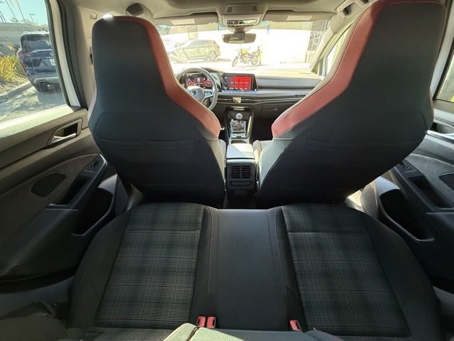 2023 Volkswagen Golf GTI SE 2.0T SE Manual Intercooled Turbo Regular Unleaded I-4 2.0 L/121 [21]