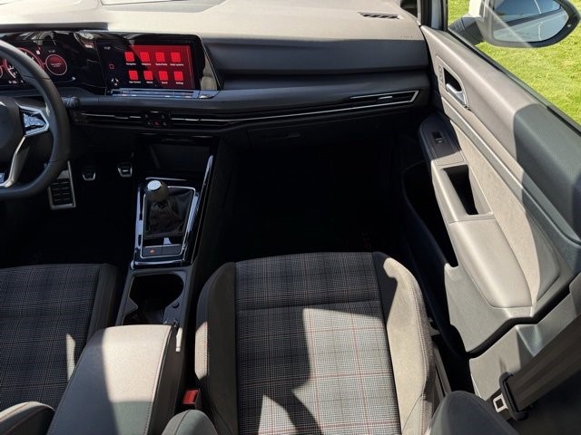2023 Volkswagen Golf GTI SE 2.0T SE Manual Intercooled Turbo Regular Unleaded I-4 2.0 L/121 [27]