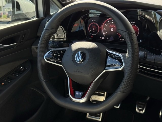 2023 Volkswagen Golf GTI SE 2.0T SE Manual Intercooled Turbo Regular Unleaded I-4 2.0 L/121 [28]