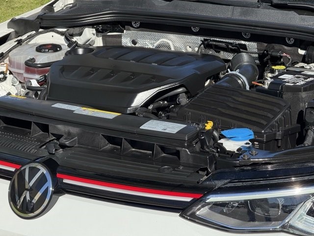 2023 Volkswagen Golf GTI SE 2.0T SE Manual Intercooled Turbo Regular Unleaded I-4 2.0 L/121 [2]