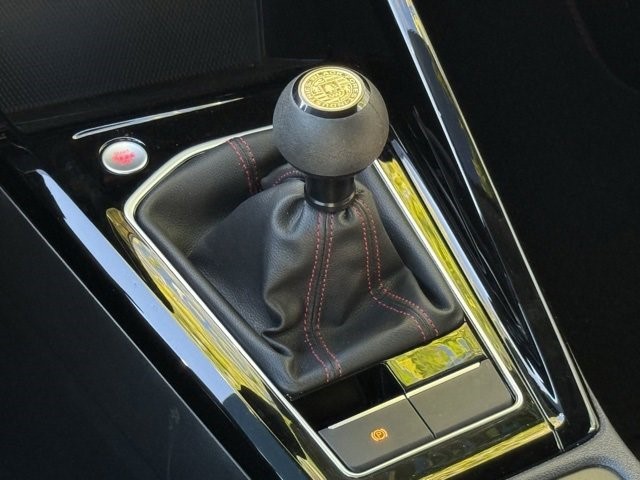 2023 Volkswagen Golf GTI SE 2.0T SE Manual Intercooled Turbo Regular Unleaded I-4 2.0 L/121 [29]