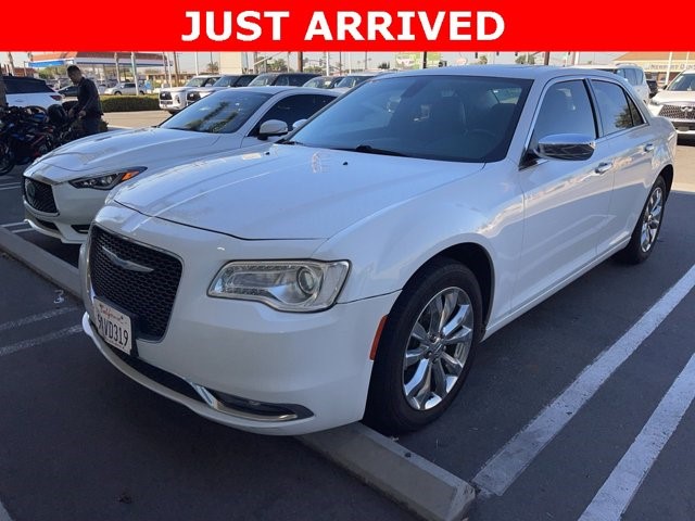 2018 Chrysler 300 Limited's photo