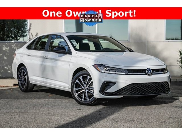 2025 Volkswagen Jetta Sport's photo