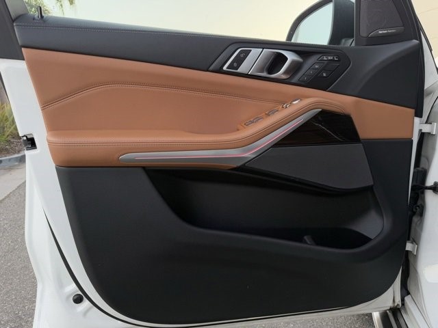 2024 BMW X7 xDrive40i xDrive40i Sports Activity Vehicle Intercooled Turbo Gas/Electric I-6 3.0 L/183 [12]