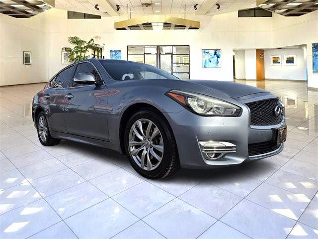 2017 INFINITI Q70 3.7's photo