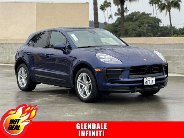 2024 Porsche Macan Base's photo