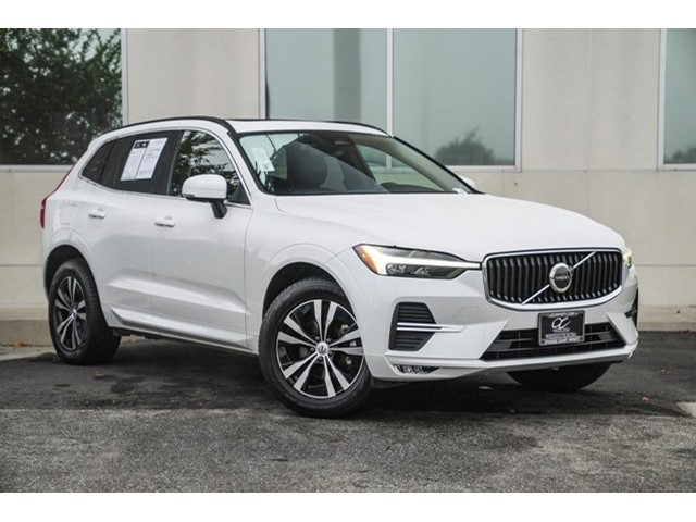 2023 Volvo XC60 Core's photo