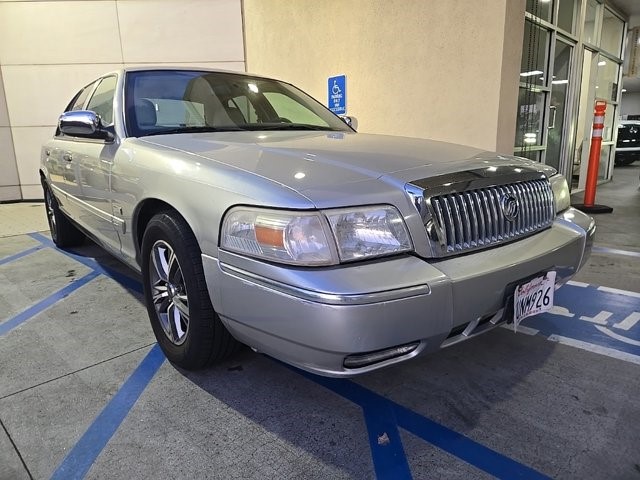 2008 Mercury Grand Marquis LS's photo
