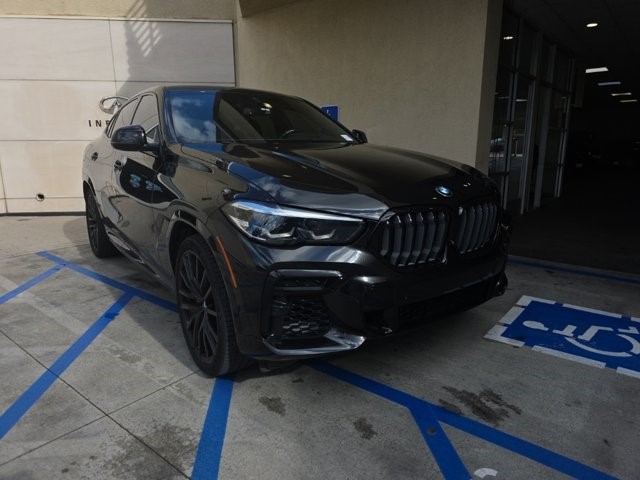 2023 BMW X6 40i's photo