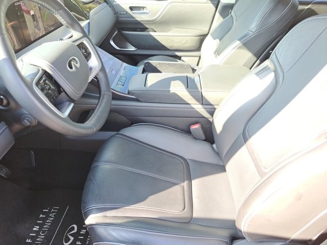 2025 INFINITI QX80 Sensory 4WD - Photo 21