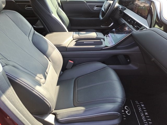 2025 INFINITI QX80 Sensory 4WD - Photo 26