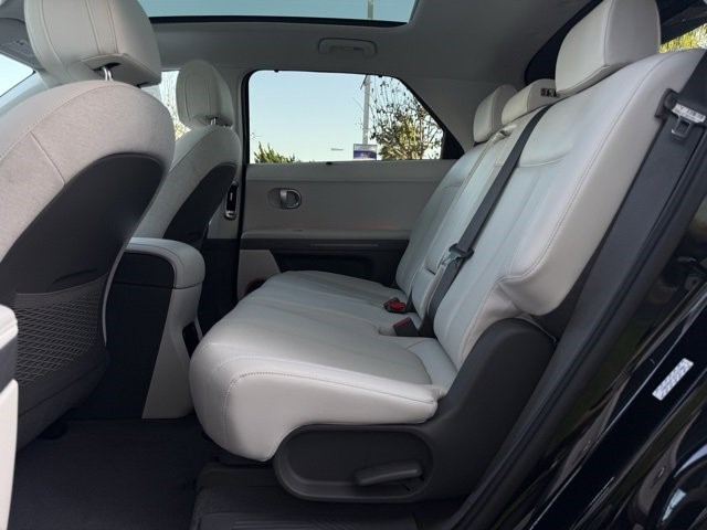 2023 Hyundai IONIQ 5 Limited Limited AWD Electric [18]