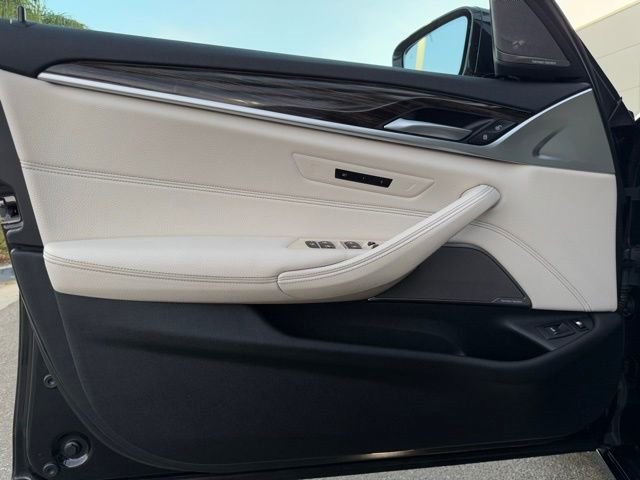 2021 BMW 5 Series 530e 530e Plug-In Hybrid Intercooled Turbo Gas/Electric I-4 2.0 L/122 [11]