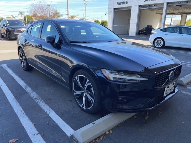 2024 Volvo S60 Plus