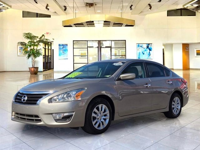 2015 Nissan Altima 2.5 S's photo