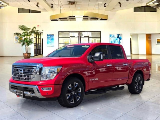 2022 Nissan Titan SV 4X2 Crew Cab's photo
