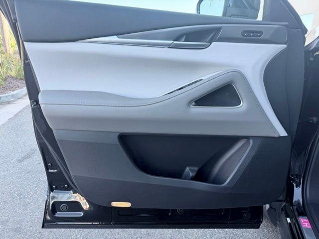 2027 INFINITI QX60 LUXE LUXE FWD Intercooled Turbo Premium Unleaded I-4 2.0 L/122 [11]
