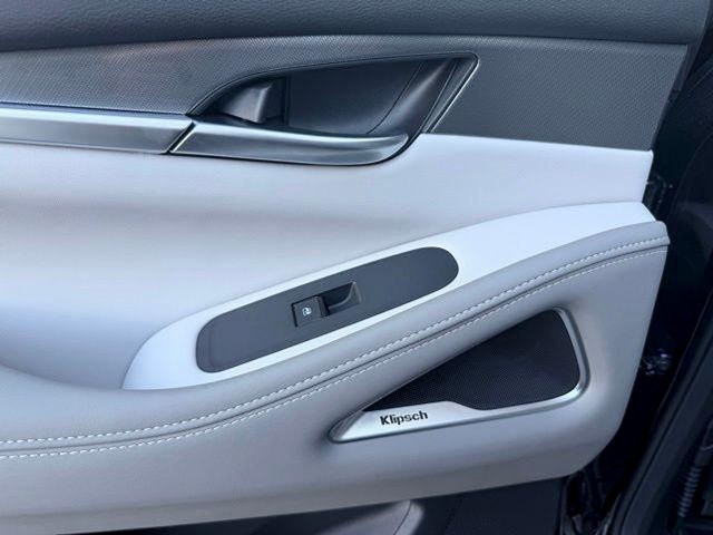 2027 INFINITI QX60 LUXE LUXE FWD Intercooled Turbo Premium Unleaded I-4 2.0 L/122 [17]