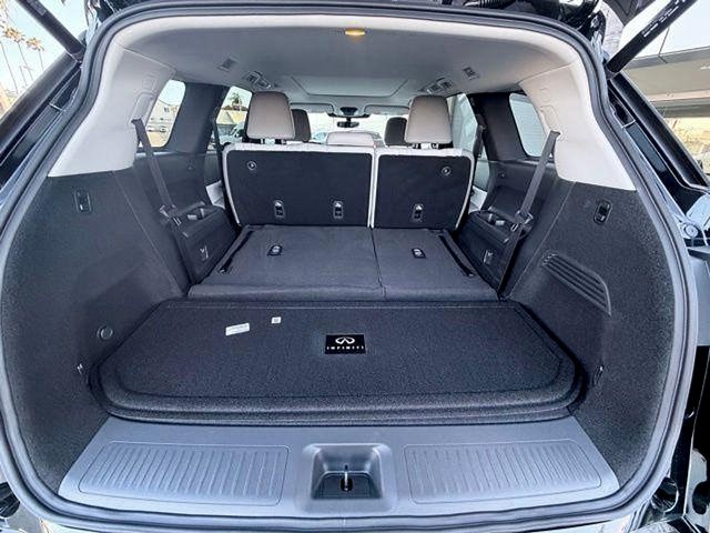 2027 INFINITI QX60 LUXE LUXE FWD Intercooled Turbo Premium Unleaded I-4 2.0 L/122 [21]