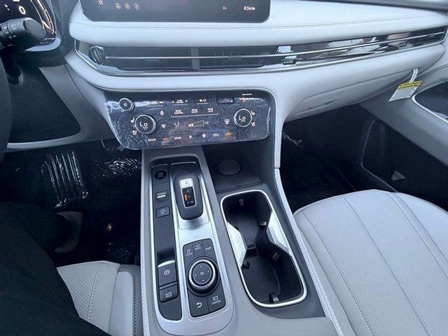 2027 INFINITI QX60 LUXE LUXE FWD Intercooled Turbo Premium Unleaded I-4 2.0 L/122 [27]