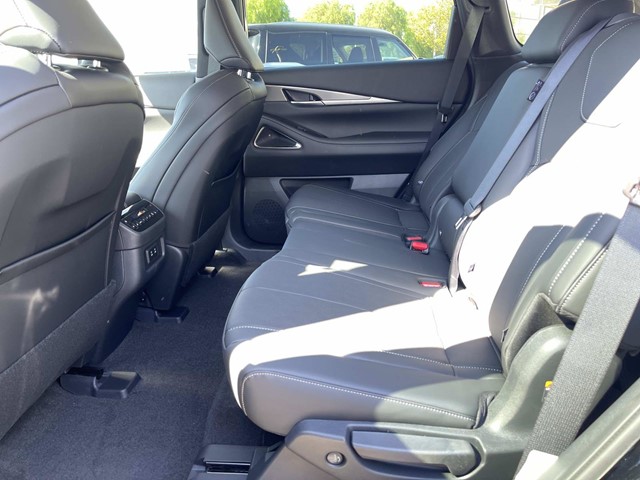 2027 INFINITI QX60 LUXE - Photo 14