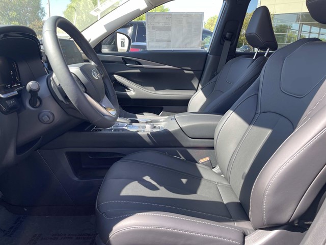 2027 INFINITI QX60 LUXE - Photo 18