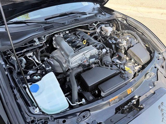 2025 Mazda MX-5 Miata RF Grand Touring Grand Touring Auto Premium Unleaded I-4 2.0 L/122 [12]