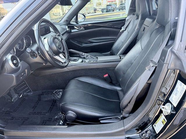2025 Mazda MX-5 Miata RF Grand Touring Grand Touring Auto Premium Unleaded I-4 2.0 L/122 [15]