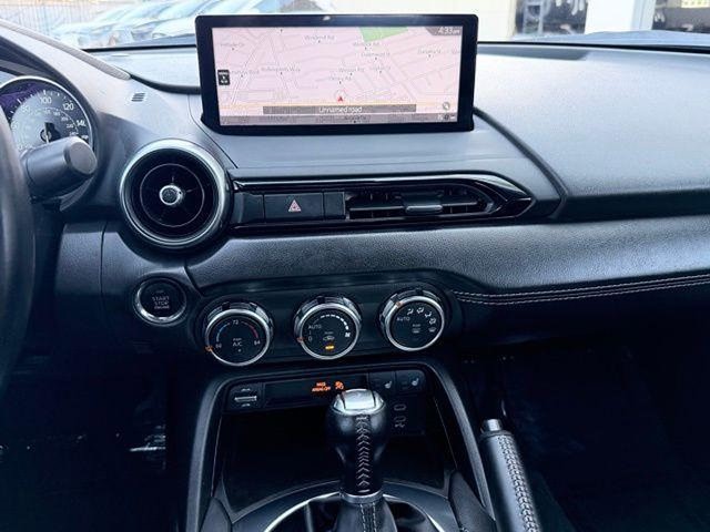 2025 Mazda MX-5 Miata RF Grand Touring Grand Touring Auto Premium Unleaded I-4 2.0 L/122 [24]