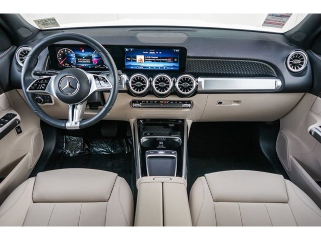 2025 Mercedes-Benz GLB Base - Photo 11