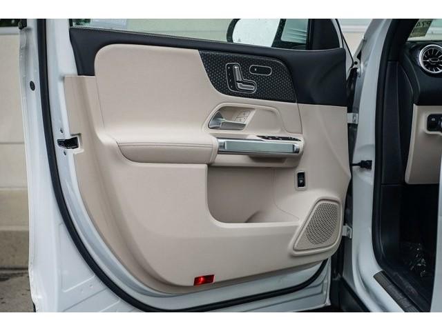 2025 Mercedes-Benz GLB Base - Photo 19