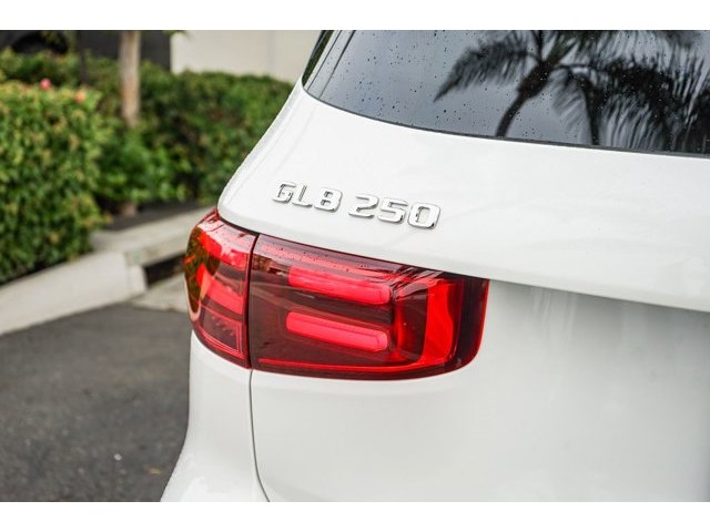 2025 Mercedes-Benz GLB Base - Photo 7