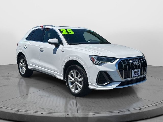 2025 Audi Q3 45 TFSI S Line Premium quattro's photo