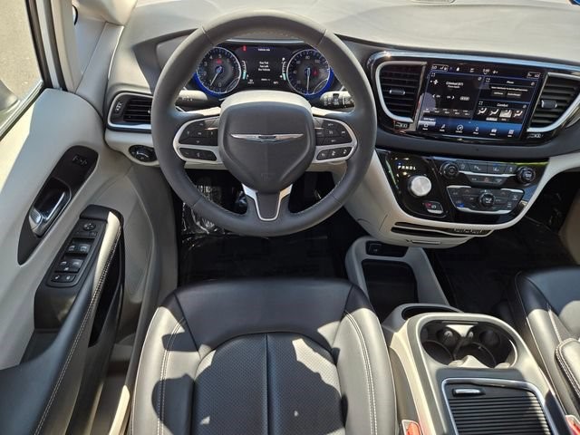 2023 Chrysler Pacifica Touring L - Photo 14