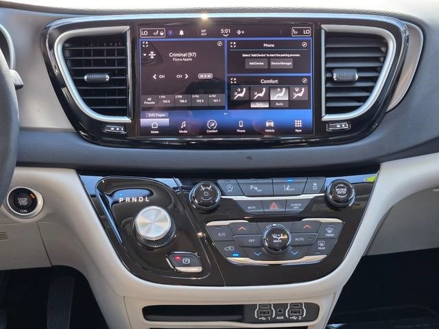 2023 Chrysler Pacifica Touring L - Photo 16