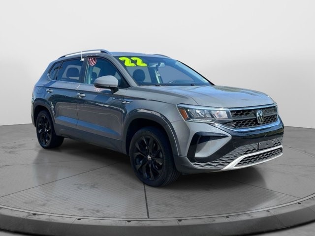 2022 Volkswagen Taos 1.5T SE 4Motion's photo