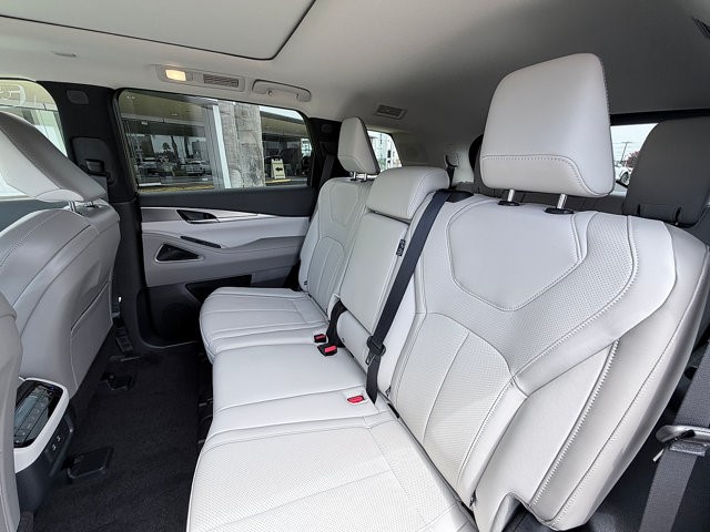 2027 INFINITI QX60 LUXE LUXE FWD Intercooled Turbo Premium Unleaded I-4 2.0 L/122 [16]