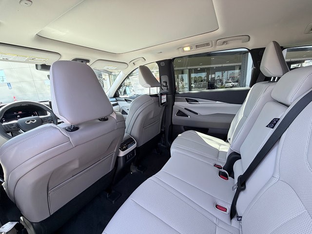 2027 INFINITI QX60 LUXE LUXE FWD Intercooled Turbo Premium Unleaded I-4 2.0 L/122 [14]