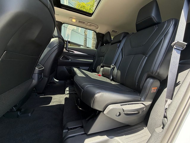 2027 INFINITI QX60 LUXE LUXE FWD Intercooled Turbo Premium Unleaded I-4 2.0 L/122 [18]