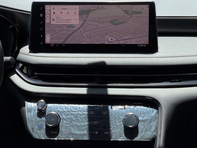 2027 INFINITI QX60 LUXE LUXE FWD Intercooled Turbo Premium Unleaded I-4 2.0 L/122 [35]